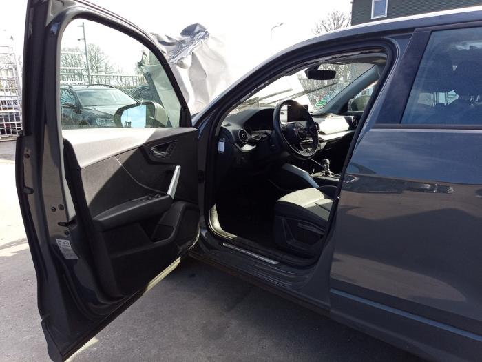 Audi Q2 1.0 30 TFSI 12V Samochód złomowany (2019, Szary)