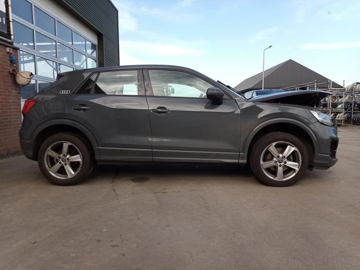 Audi Q2 1.0 30 TFSI 12V Samochód złomowany (2019, Szary)