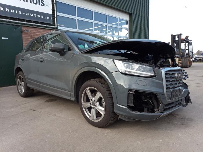 Audi Q2 1.0 30 TFSI 12V Samochód złomowany (2019, Szary)
