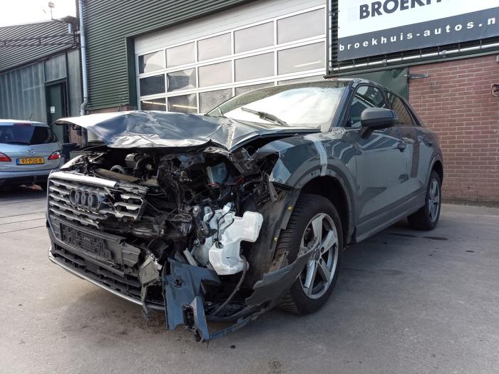 Audi Q2 1.0 30 TFSI 12V Samochód złomowany (2019, Szary)