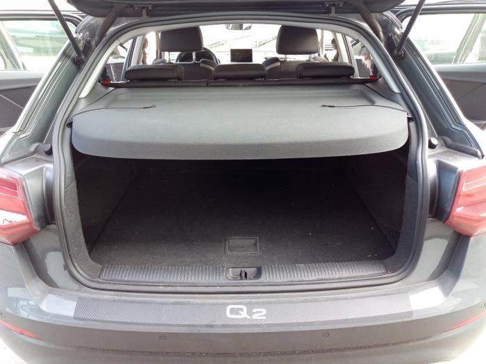 Audi Q2 1.0 30 TFSI 12V Samochód złomowany (2019, Szary)