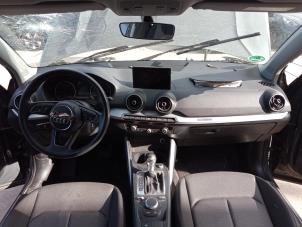 Audi Q2 1.0 30 TFSI 12V Samochód złomowany (2019, Szary)