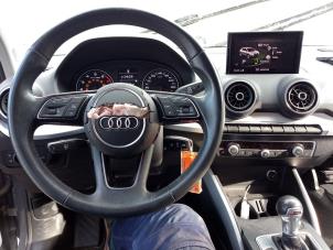 Audi Q2 1.0 30 TFSI 12V Samochód złomowany (2019, Szary)