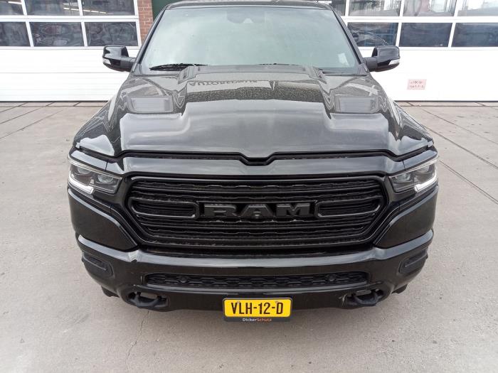 Dodge 1500 Crew Cab 5.7 Hemi V8 4x4 Épave (2021, Noir)