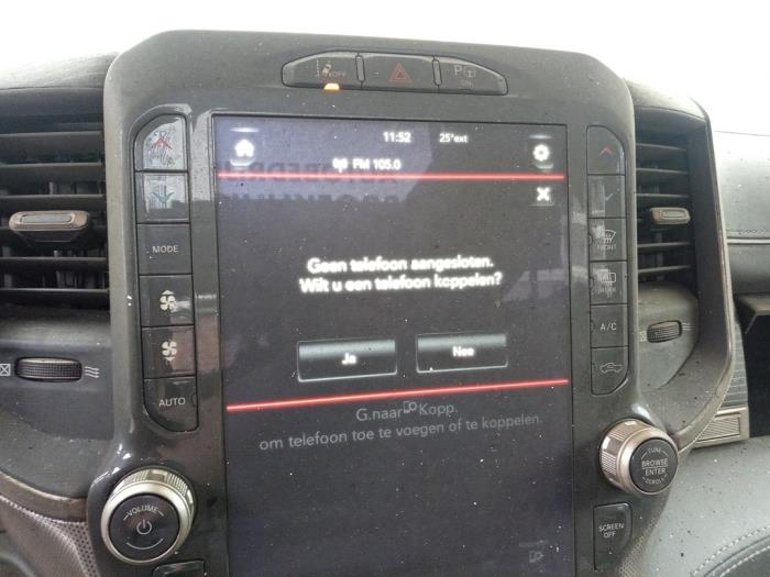 Dodge 1500 Crew Cab 5.7 Hemi V8 4x4 Épave (2021, Noir)