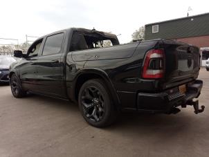 Dodge 1500 Crew Cab 5.7 Hemi V8 4x4 Épave (2021, Noir)