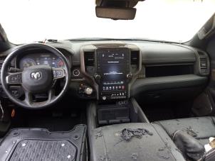 Dodge 1500 Crew Cab 5.7 Hemi V8 4x4 Épave (2021, Noir)