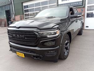 Dodge 1500 Crew Cab 5.7 Hemi V8 4x4 Épave (2021, Noir)