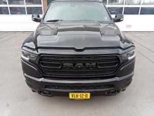 Dodge 1500 Crew Cab 5.7 Hemi V8 4x4 Épave (2021, Noir)