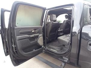 Dodge 1500 Crew Cab 5.7 Hemi V8 4x4 Épave (2021, Noir)