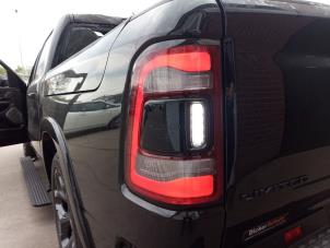 Dodge 1500 Crew Cab 5.7 Hemi V8 4x4 Épave (2021, Noir)