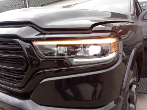 Dodge 1500 Crew Cab 5.7 Hemi V8 4x4 Épave (2021, Noir)