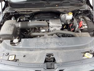 Dodge 1500 Crew Cab 5.7 Hemi V8 4x4 Épave (2021, Noir)