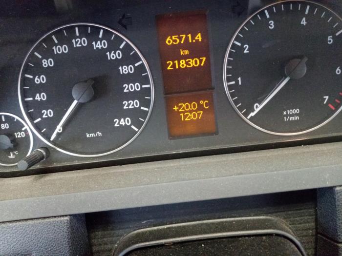 Mercedes A 1.5 A-160 Épave (2009, Brun)