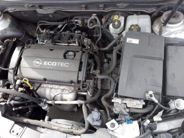 Opel Insignia Sports Tourer 1.8 16V Ecotec Épave (2009, Gris)