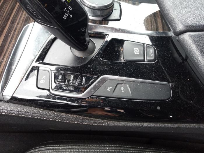BMW 5 serie 540i 3.0 TwinPower Turbo 24V Épave (2018, Gris)