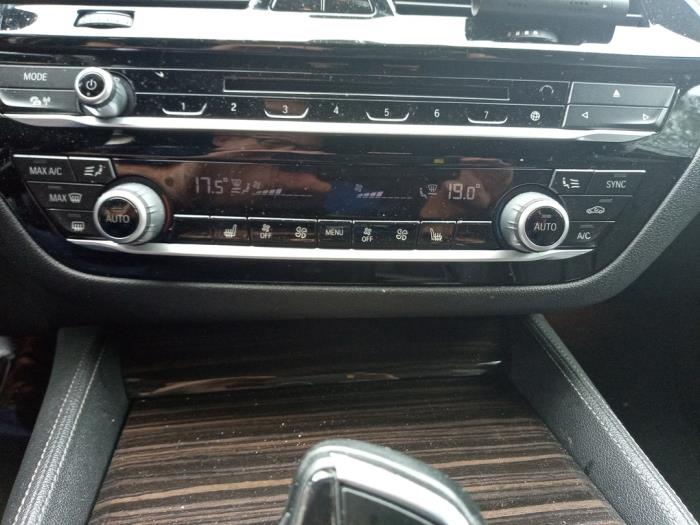 BMW 5 serie 540i 3.0 TwinPower Turbo 24V Épave (2018, Gris)