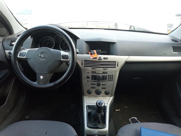 Opel Astra H SW 1.8 16V Vehículo de desguace (2009, Gris)