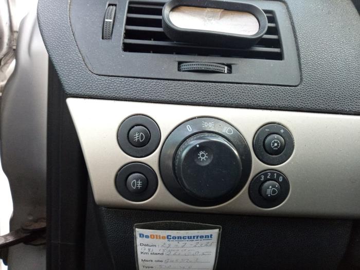 Opel Astra H SW 1.8 16V Vehículo de desguace (2009, Gris)