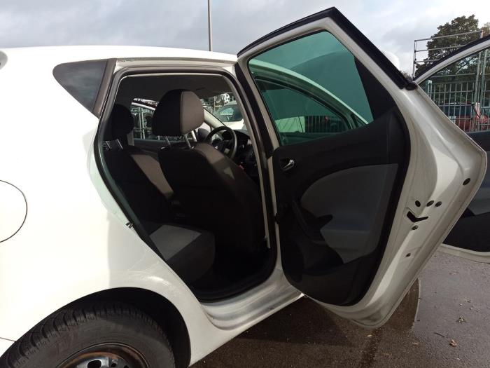 Seat Ibiza IV 1.4 16V Épave (2012, Blanc)