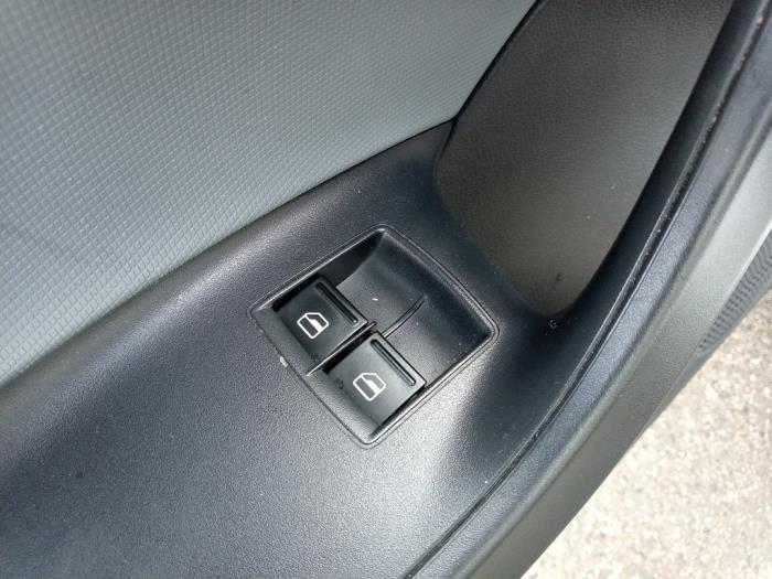 Seat Ibiza IV 1.4 16V Épave (2012, Blanc)