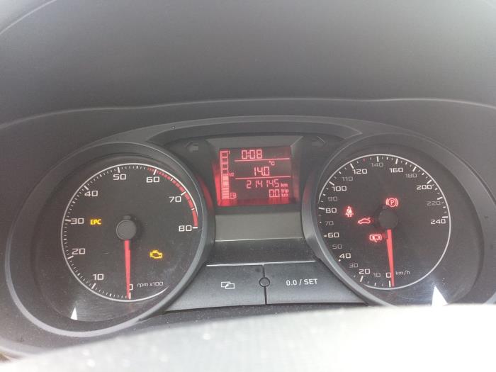 Seat Ibiza IV 1.4 16V Épave (2012, Blanc)