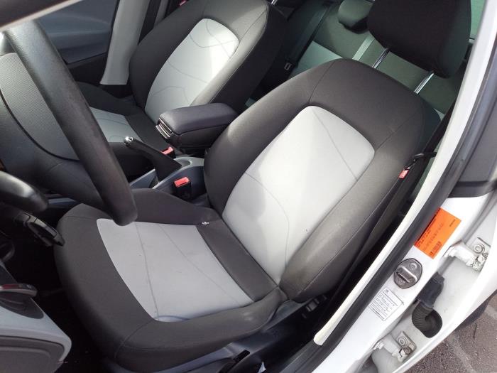 Seat Ibiza IV 1.4 16V Épave (2012, Blanc)