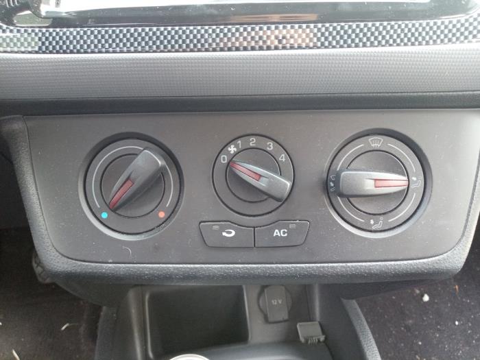 Seat Ibiza IV 1.4 16V Épave (2012, Blanc)