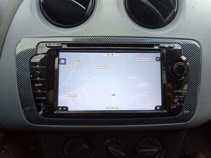 Seat Ibiza IV 1.4 16V Épave (2012, Blanc)