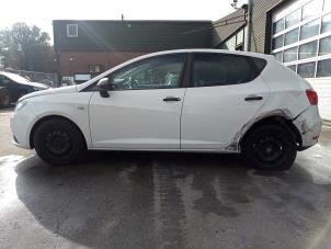 Seat Ibiza IV 1.4 16V Épave (2012, Blanc)