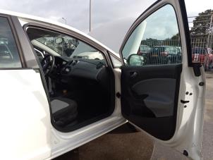 Seat Ibiza IV 1.4 16V Épave (2012, Blanc)