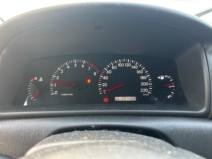Toyota Corolla 1.6 16V VVT-i Épave (2005, Gris)