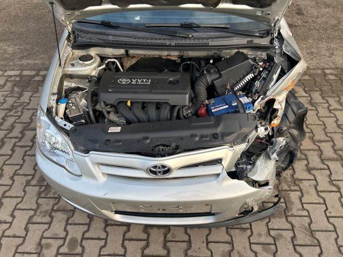 Toyota Corolla 1.6 16V VVT-i Épave (2005, Gris)