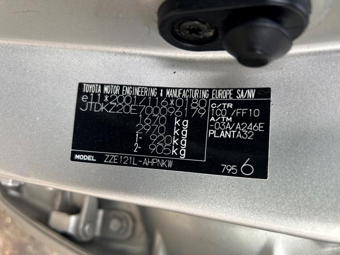 Toyota Corolla 1.6 16V VVT-i Épave (2005, Gris)