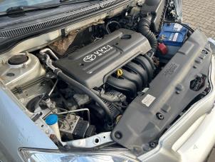 Toyota Corolla 1.6 16V VVT-i Épave (2005, Gris)