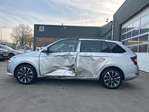 Skoda Fabia III Combi 1.0 TSI 12V Épave (2020, Gris)