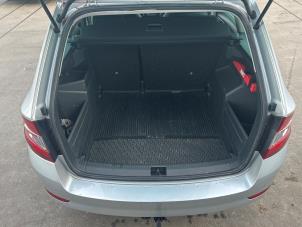 Skoda Fabia III Combi 1.0 TSI 12V Épave (2020, Gris)