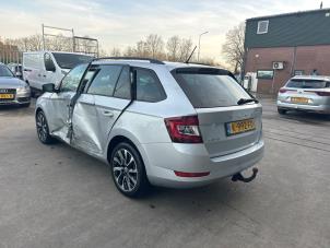 Skoda Fabia III Combi 1.0 TSI 12V Épave (2020, Gris)