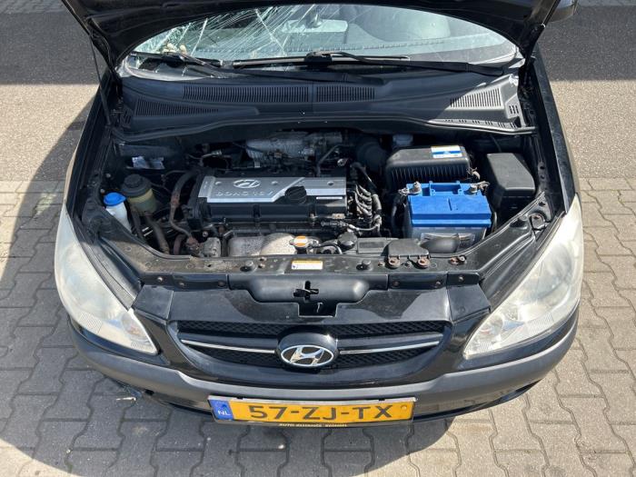 Hyundai Getz 1.4i 16V Épave (2008, Noir)