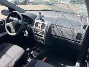 Hyundai Getz 1.4i 16V Épave (2008, Noir)