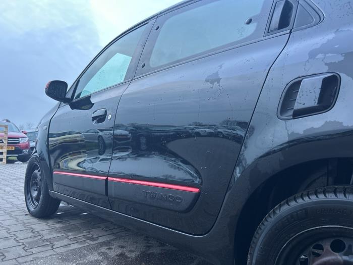 Renault Twingo III 1.0 SCe 75 12V Samochód złomowany (2020, Czarny)
