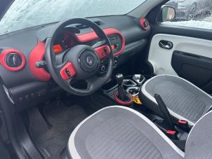 Renault Twingo III 1.0 SCe 75 12V Samochód złomowany (2020, Czarny)
