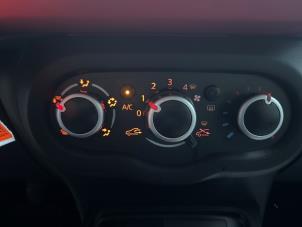 Renault Twingo III 1.0 SCe 75 12V Samochód złomowany (2020, Czarny)