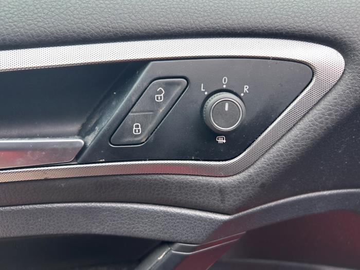 Volkswagen Golf VII 1.0 TSI 12V Épave (2017, Rouge)