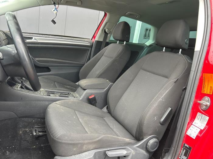 Volkswagen Golf VII 1.0 TSI 12V Épave (2017, Rouge)