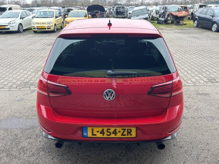 Volkswagen Golf VII 1.0 TSI 12V Épave (2017, Rouge)