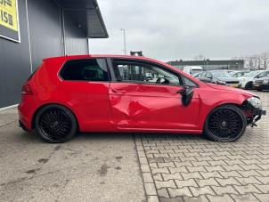 Volkswagen Golf VII 1.0 TSI 12V Épave (2017, Rouge)