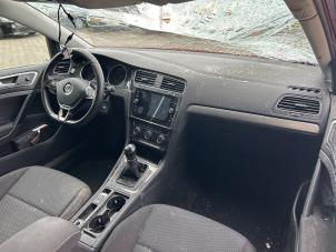 Volkswagen Golf VII 1.0 TSI 12V Épave (2017, Rouge)