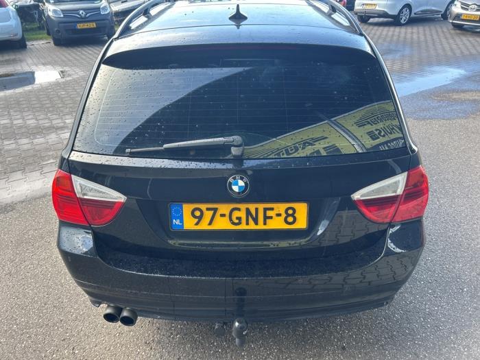 BMW 3 serie Touring 325i 24V Épave (2008, Noir)