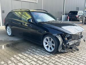 BMW 3 serie Touring 325i 24V Épave (2008, Noir)